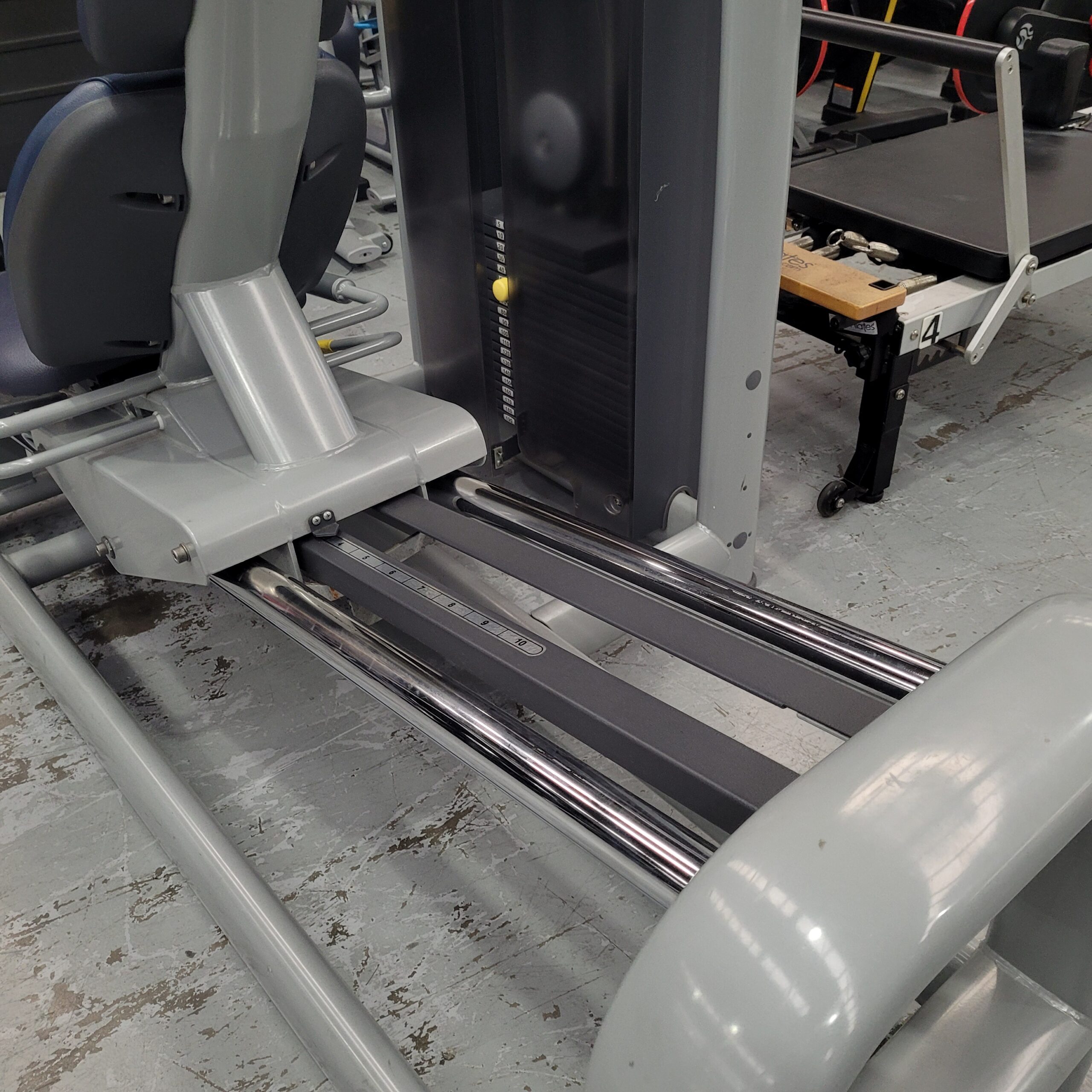 Technogym Selection Seated Leg Press - Silver Frame Navy Upholstery - Image 2