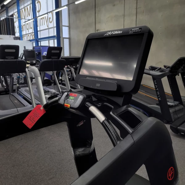 Life Fitness 95T Elevation Series Treadmill with Discover SE3 HD - Image 3