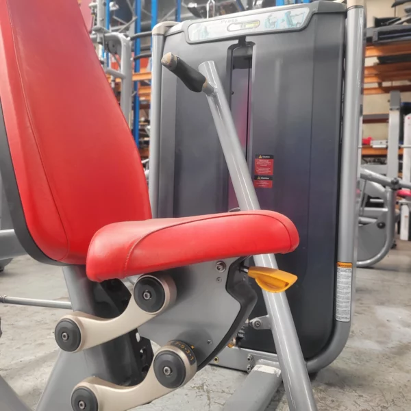 Matrix Ultra Chest Press - Image 4