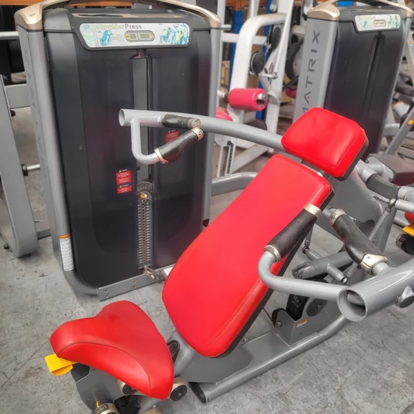 Matrix Ultra Shoulder Press - Black Frame - Image 2