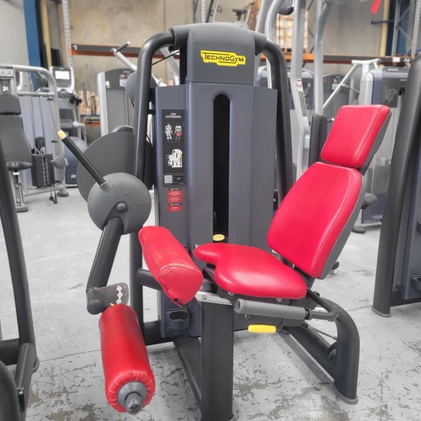 Technogym Selection Leg Extension - Image 2